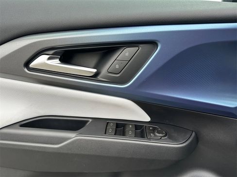 New 2026 Chevrolet Equinox EV LT image 11