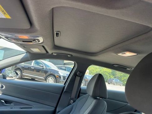 Used 2024 Hyundai Elantra SEL w/ Convenience Package FWD image 6