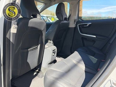 Used 2015 Volvo XC60 T5 Premier image 13