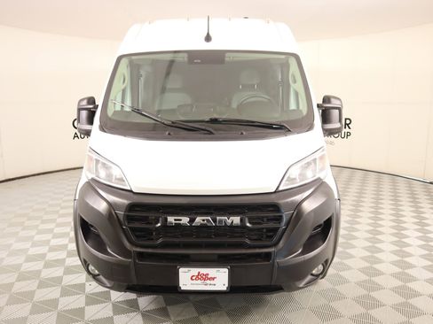 Used 2025 RAM ProMaster 2500 w/ Convenience Group image 8