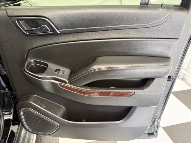 Used 2016 GMC Yukon XL SLT w/ Open Road Package AWD/4WD image 32