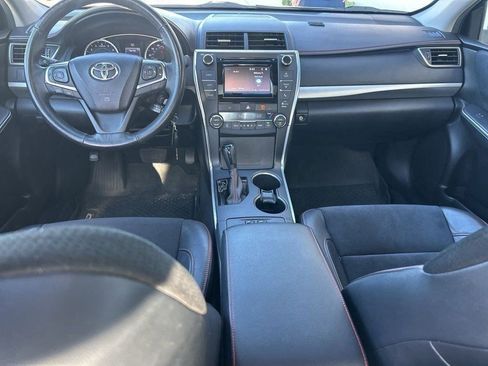 Used 2015 Toyota Camry XSE image 10
