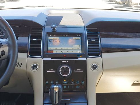 Used 2018 Ford Taurus Limited FWD image 31