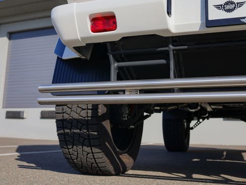 Used 2017 Mercedes-Benz G 550 Squared image 27