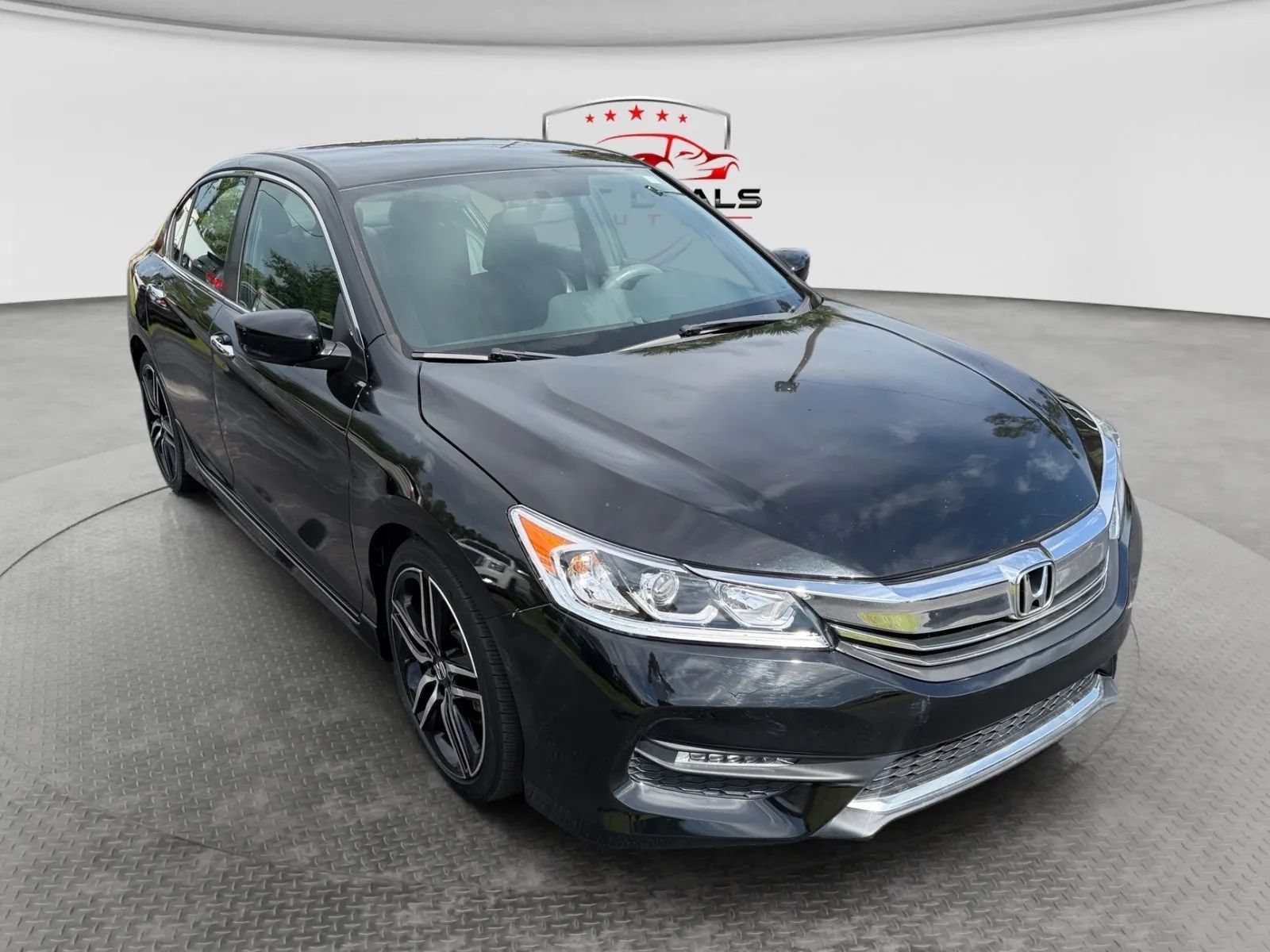 Used 2017 Honda Accord Sport image 4