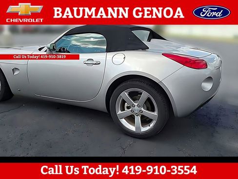 Used 2006 Pontiac Solstice Convertible w/ Premium Package image 2