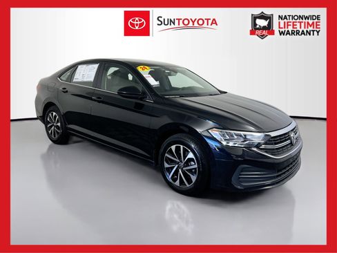 Used 2024 Volkswagen Jetta S image 1