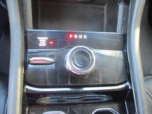 Used 2023 Jeep Grand Cherokee L Limited w/ Luxury Tech Group II AWD/4WD image 14