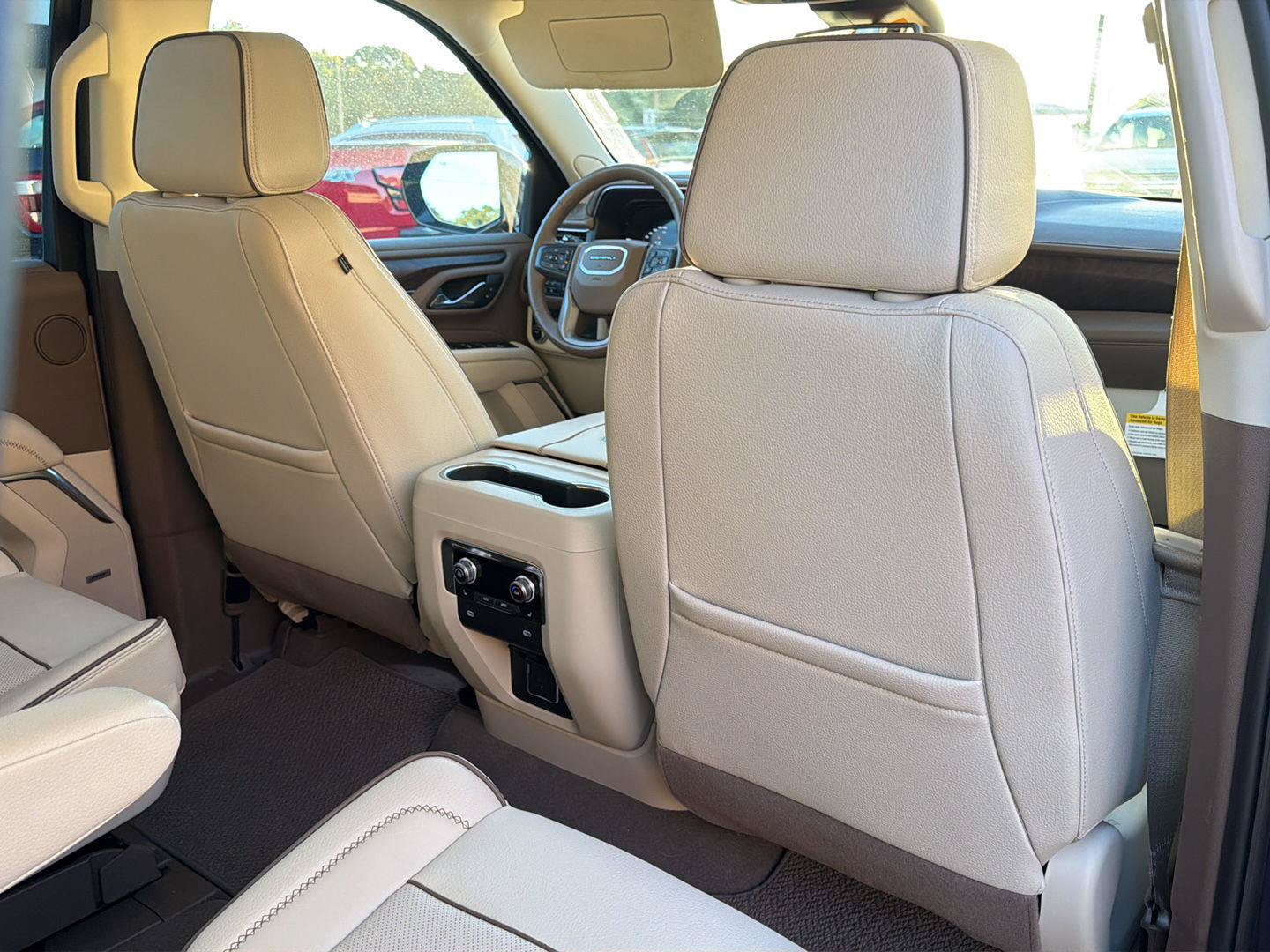 Used 2023 GMC Yukon Denali AWD/4WD image 27