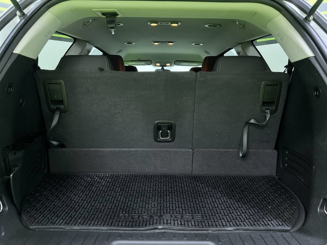 Used 2017 Chevrolet Traverse LT w/ Style and Technology Package FWD image 18