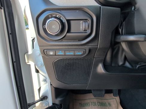 Used 2024 Jeep Wrangler Unlimited w/ Convenience Group AWD/4WD image 19