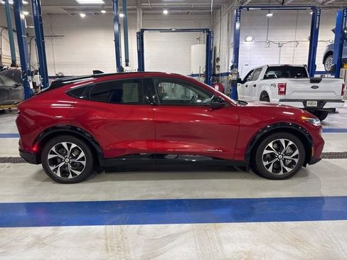 Used 2022 Ford Mustang Mach-E Premium image 9