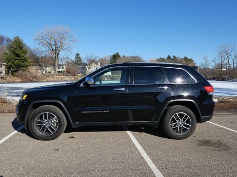Used 2017 Jeep Grand Cherokee Limited w/ Trailer Tow Group IV image 3