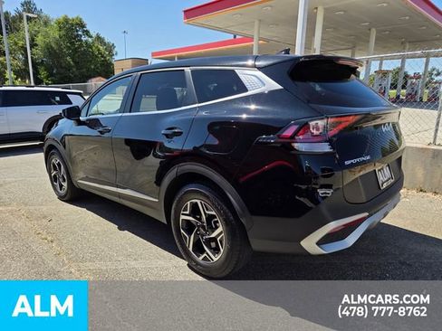 Used 2025 Kia Sportage LX FWD image 9