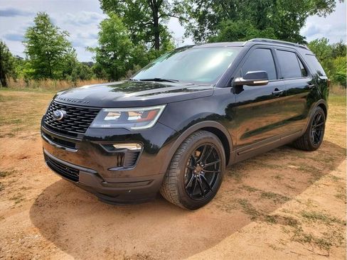 Used 2019 Ford Explorer Sport w/ Equipment Group 401A AWD/4WD image 3