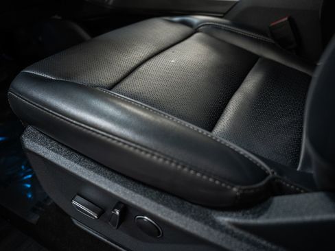 Certified 2025 Ford F150 Lariat w/ Equipment Group 502A High image 44