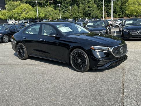 New 2026 Mercedes-Benz E 450 4MATIC Sedan image 4