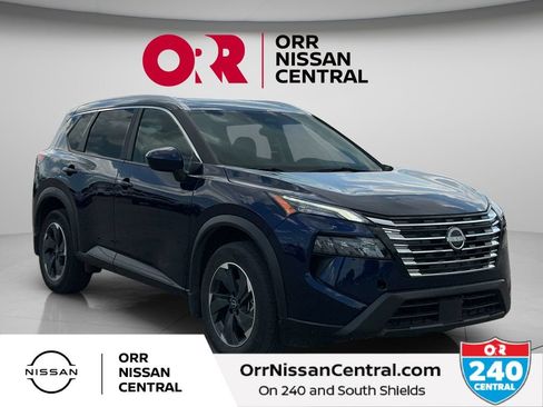 Used 2025 Nissan Rogue SV w/ SV Premium Package FWD image 3
