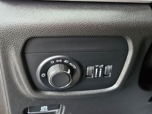 Used 2023 Jeep Grand Cherokee L Laredo AWD/4WD image 28