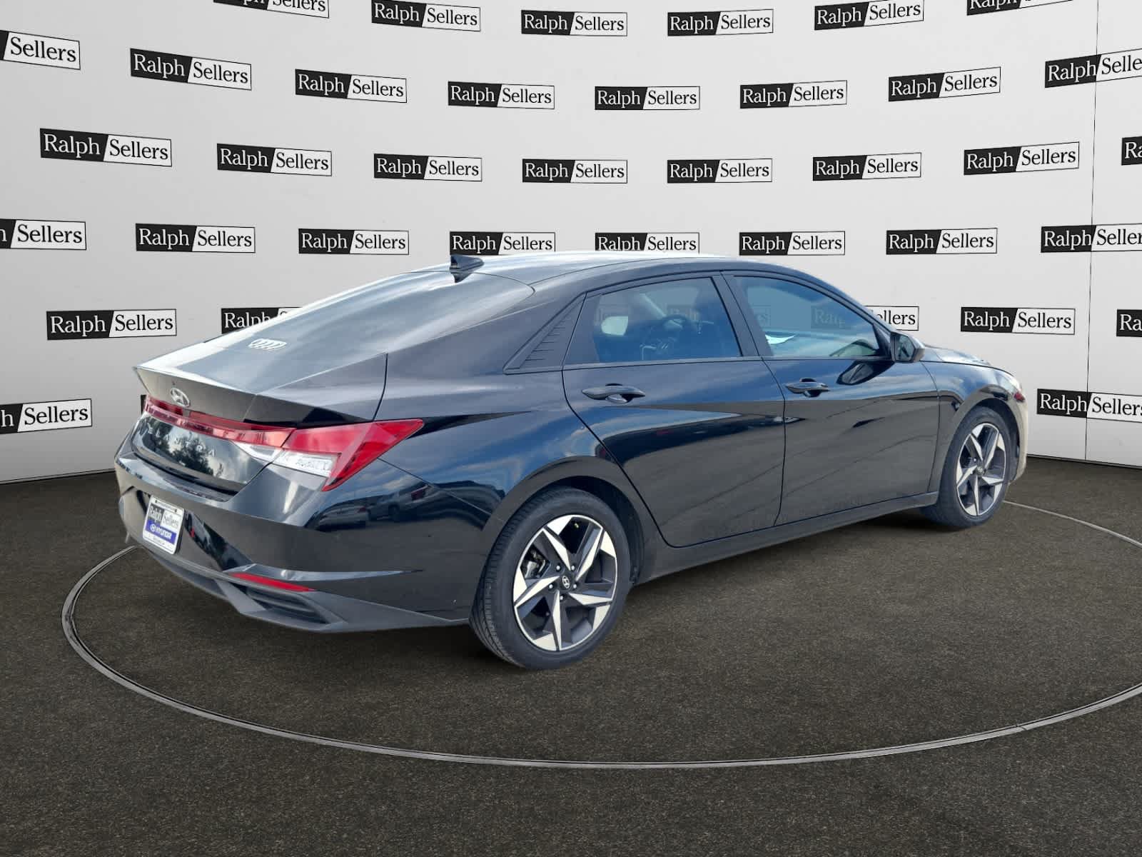 Used 2023 Hyundai Elantra SEL w/ Convenience Package FWD image 6