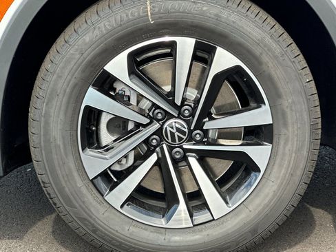 Used 2024 Volkswagen Tiguan S image 24