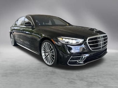 Used 2023 Mercedes-Benz S 580 4MATIC Sedan image 2