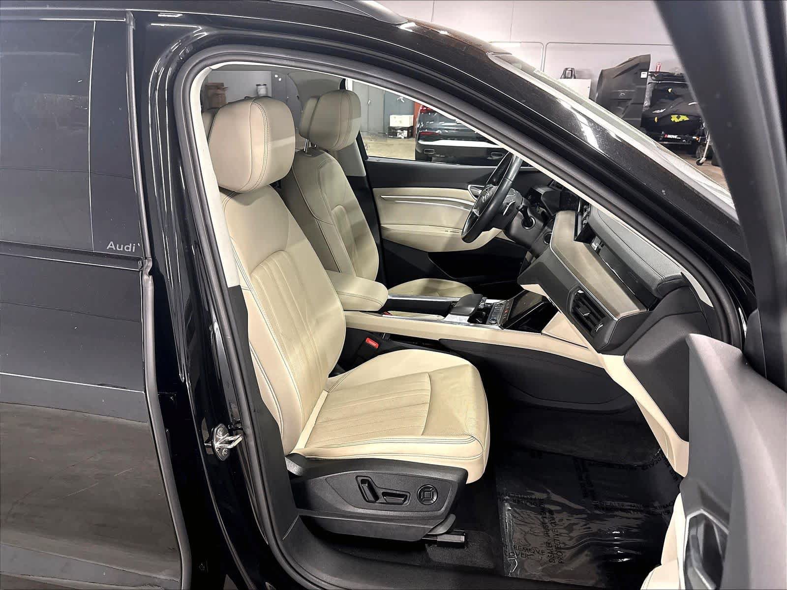 Used 2024 Audi Q8 e-tron Premium Plus w/ Premium Plus Package AWD/4WD image 11