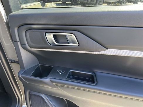 New 2026 Ford Explorer Tremor w/ Tremor Convenience Package image 25