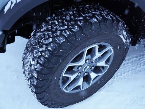 Used 2024 Ford Bronco Badlands image 13