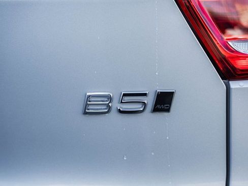 Certified 2025 Volvo XC40 B5 Ultra w/ Climate Package image 8