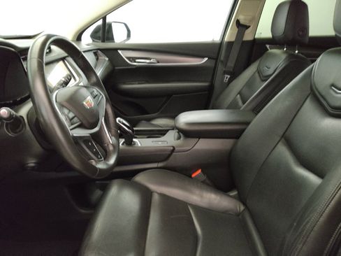 Used 2017 Cadillac XT5 Luxury w/ Driver Awareness Package FWD image 17