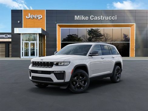 New 2026 Jeep Grand Cherokee Limited w/ Limited Altitude Package AWD/4WD image 2