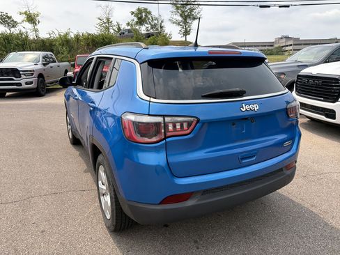 Used 2017 Jeep Compass Latitude w/ Popular Equipment Group FWD image 10