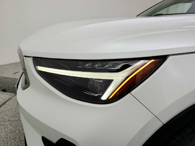Used 2024 Volvo XC40 B5 Plus w/ Protection Package Premier AWD/4WD image 32