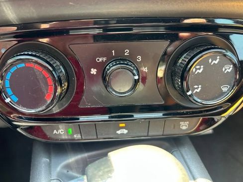 Used 2016 Honda HR-V LX image 15