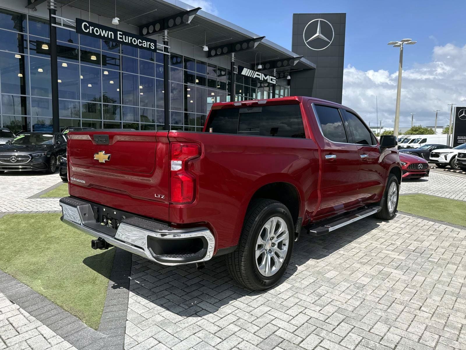 Used 2025 Chevrolet Silverado 1500 LTZ w/ LTZ Premium Package RWD image 5