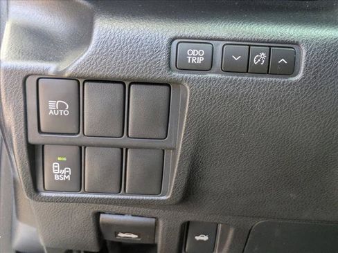 Used 2018 Lexus IS 300 AWD w/ Comfort Package image 9
