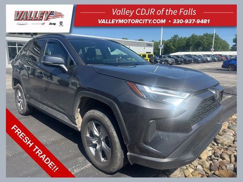 Used 2024 Toyota RAV4 XLE AWD/4WD image 1