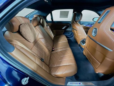 Used 2023 BMW 760i xDrive w/ Luxury Rear Seating Package AWD/4WD image 36