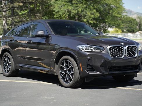 Used 2024 BMW X4 xDrive30i w/ Premium Package AWD/4WD image 7