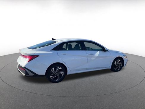Used 2025 Hyundai Elantra SEL image 14