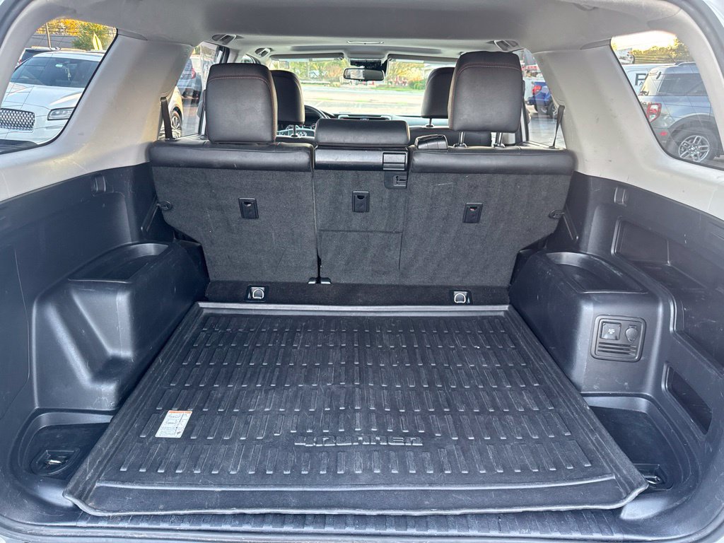 Used 2020 Toyota 4Runner Venture w/ Moonroof Package AWD/4WD image 46