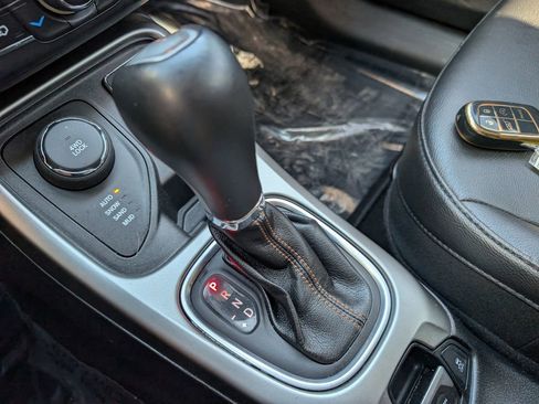 Used 2019 Jeep Compass Latitude image 28