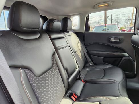 Used 2019 Jeep Compass Latitude w/ Popular Equipment Group image 16