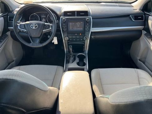 Used 2017 Toyota Camry SE image 10