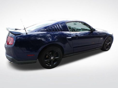 Used 2010 Ford Mustang GT RWD image 7