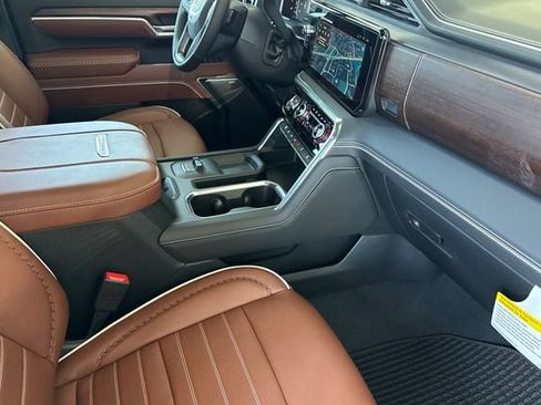 New 2026 GMC Sierra 2500 Denali Ultimate AWD/4WD image 17