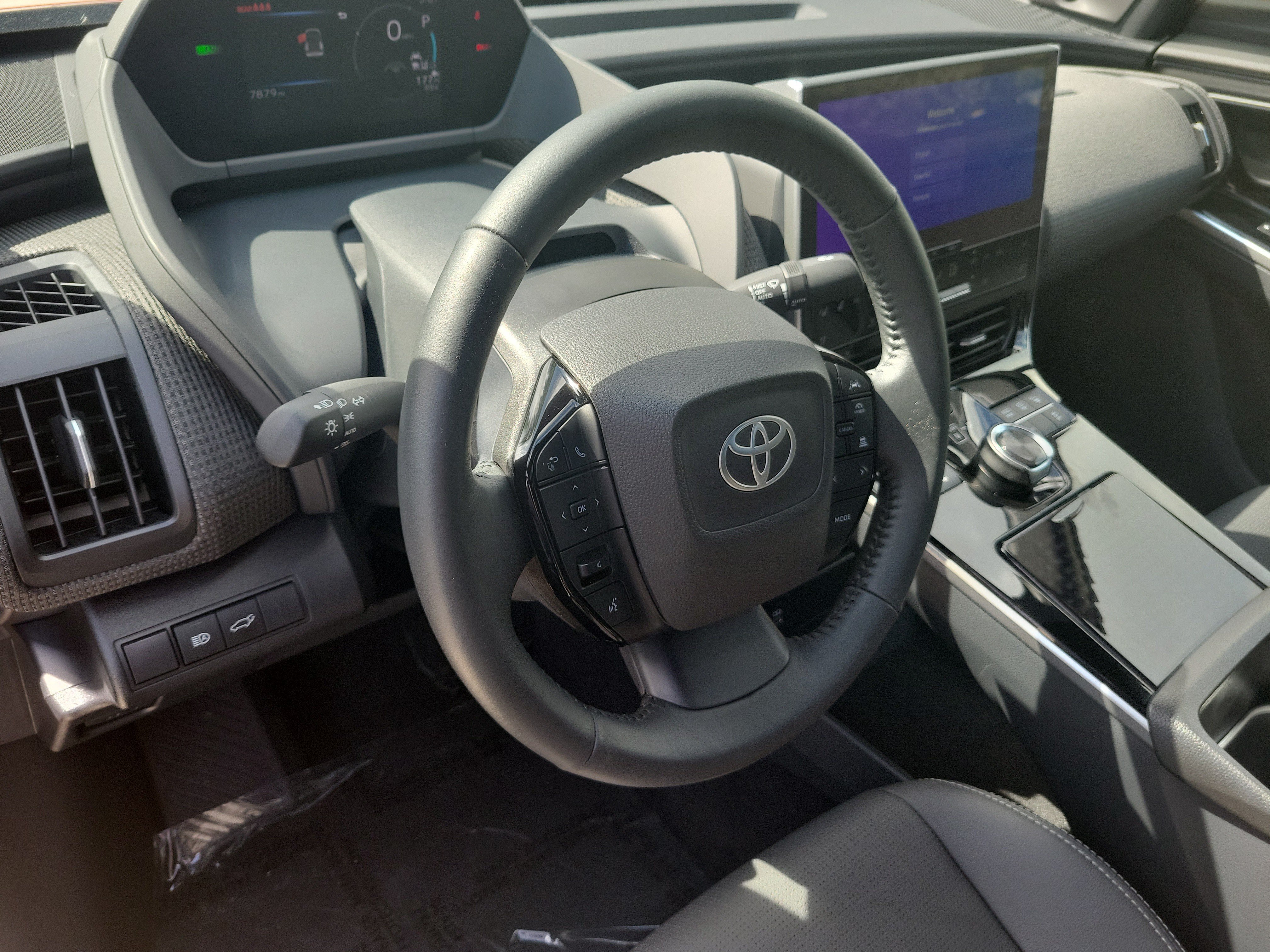 Used 2024 Toyota bZ4X FWD image 27