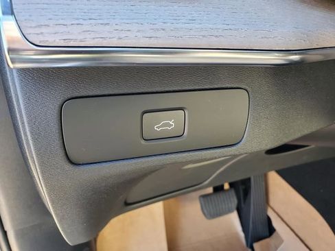New 2026 Volvo XC90 B6 Ultra w/ Lounge Package AWD/4WD image 17
