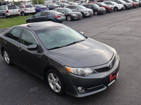 Used 2014 Toyota Camry SE w/ Leather Package FWD image 20